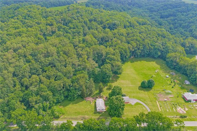 3886 Darlington Rd, Darlngtn Twp, PA 16115