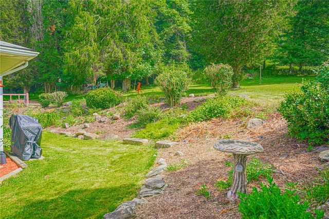 3886 Darlington Rd, Darlngtn Twp, PA 16115