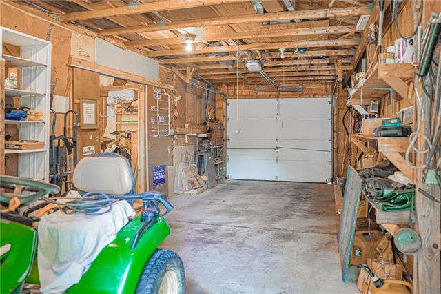 3886 Darlington Rd, Darlngtn Twp, PA 16115
