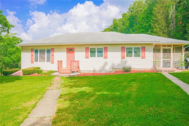 3886 Darlington Rd, Darlngtn Twp, PA 16115