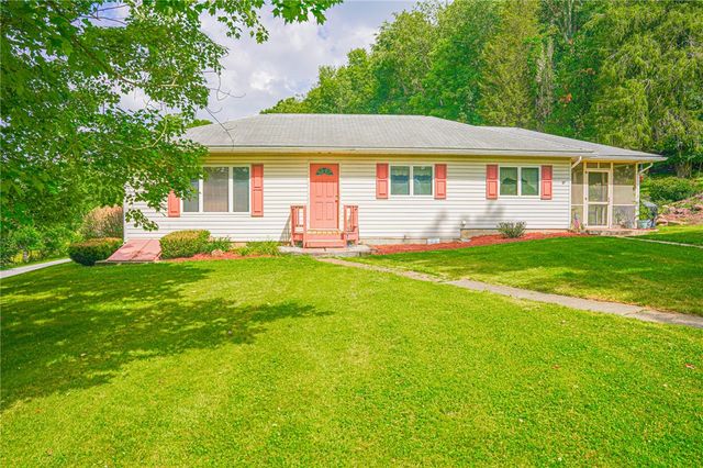 3886 Darlington Rd, Darlngtn Twp, PA 16115