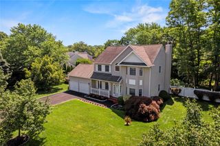 6 Rosewood Court, Lake Grove, NY 11755