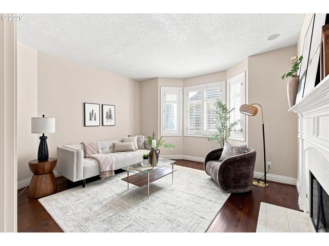1300 GLENMORRIE Dr, Lake Oswego, OR 97034