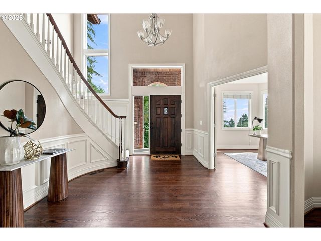 1300 GLENMORRIE Dr, Lake Oswego, OR 97034