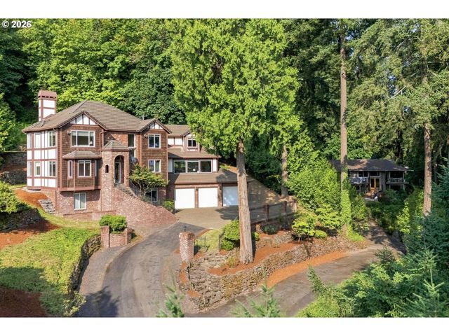 1300 GLENMORRIE Dr, Lake Oswego, OR 97034