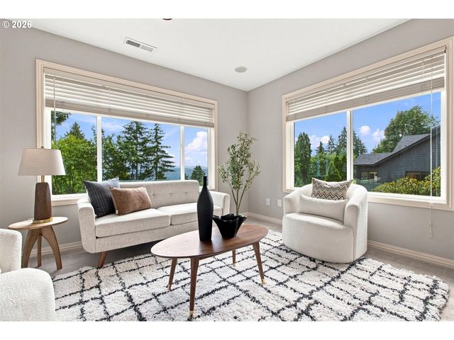 1300 GLENMORRIE Dr, Lake Oswego, OR 97034
