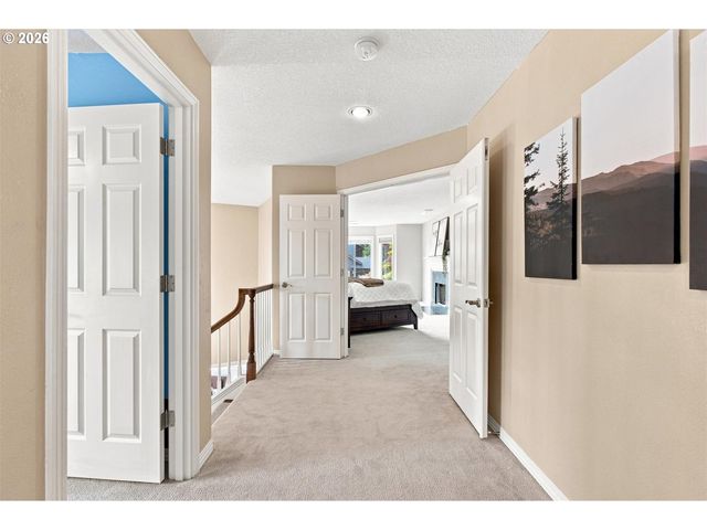 1300 GLENMORRIE Dr, Lake Oswego, OR 97034