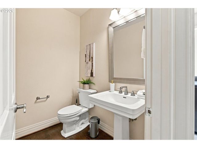 1300 GLENMORRIE Dr, Lake Oswego, OR 97034