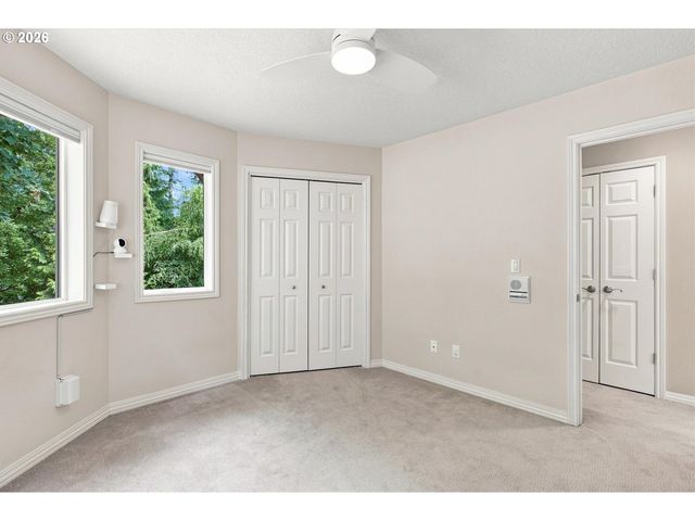 1300 GLENMORRIE Dr, Lake Oswego, OR 97034