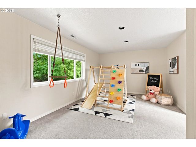 1300 GLENMORRIE Dr, Lake Oswego, OR 97034