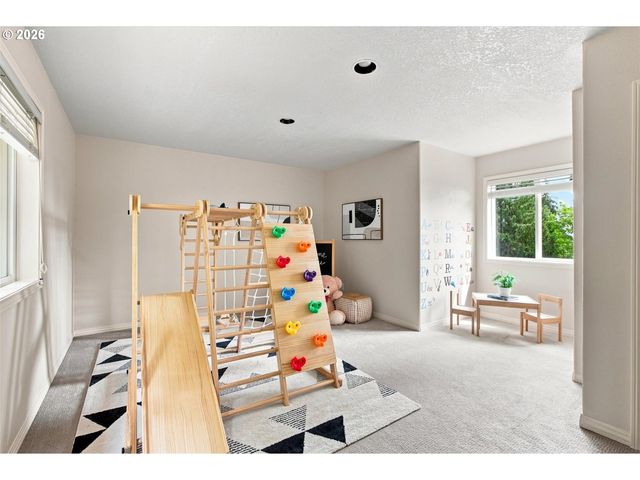 1300 GLENMORRIE Dr, Lake Oswego, OR 97034