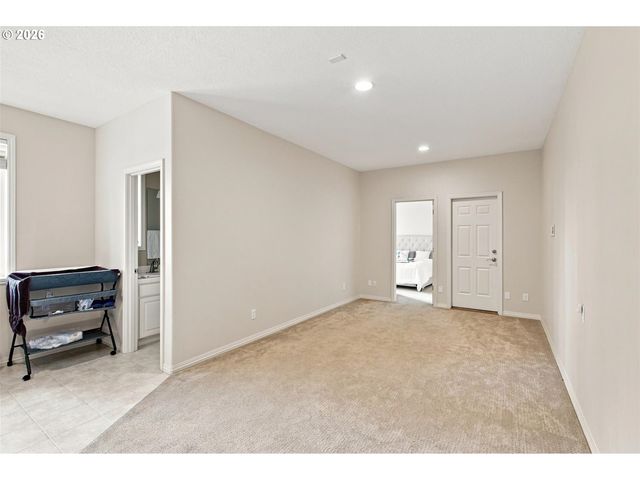 1300 GLENMORRIE Dr, Lake Oswego, OR 97034