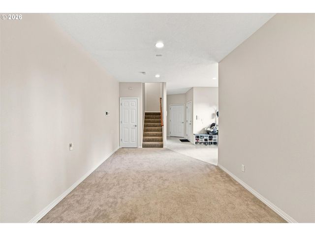1300 GLENMORRIE Dr, Lake Oswego, OR 97034