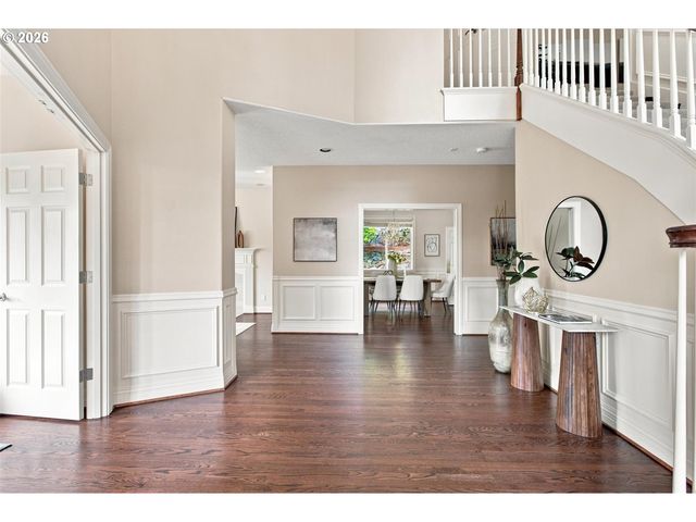 1300 GLENMORRIE Dr, Lake Oswego, OR 97034