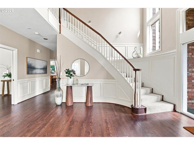 1300 GLENMORRIE Dr, Lake Oswego, OR 97034