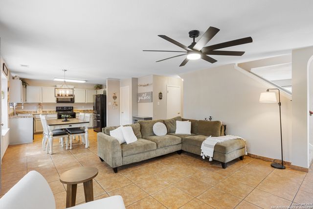 1214 Bobcat Pass, San Antonio, TX 78251
