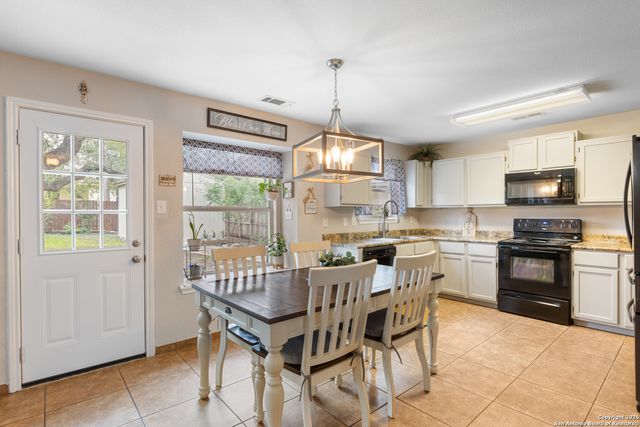 1214 Bobcat Pass, San Antonio, TX 78251
