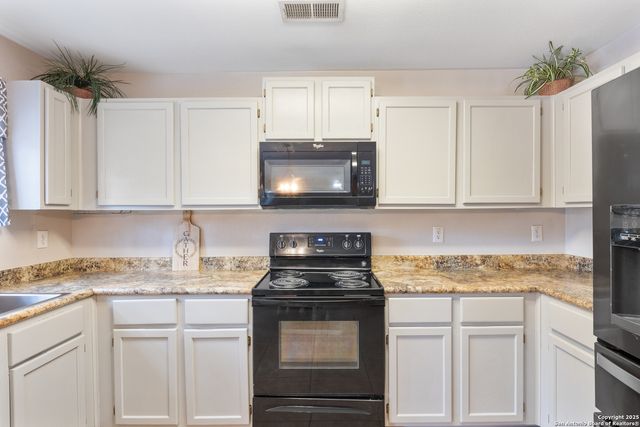 1214 Bobcat Pass, San Antonio, TX 78251