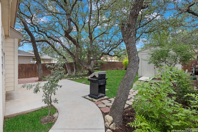 1214 Bobcat Pass, San Antonio, TX 78251