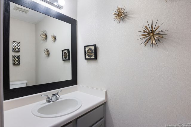 1214 Bobcat Pass, San Antonio, TX 78251