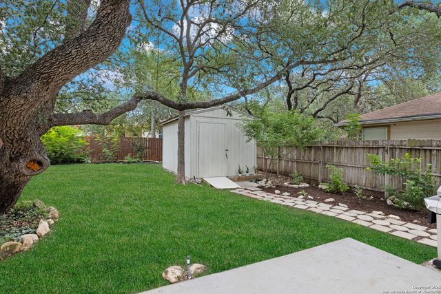 1214 Bobcat Pass, San Antonio, TX 78251