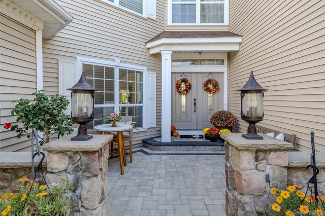 77 Hamlet Drive, Mount Sinai, NY 11766