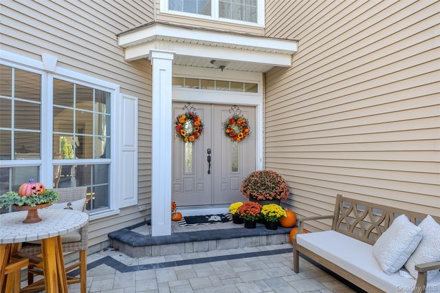 77 Hamlet Drive, Mount Sinai, NY 11766