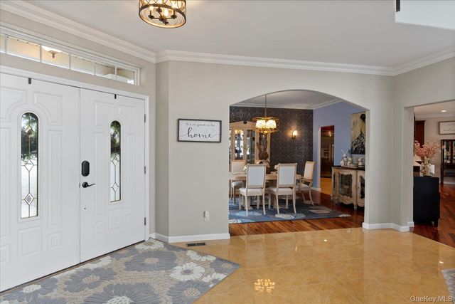 77 Hamlet Drive, Mount Sinai, NY 11766