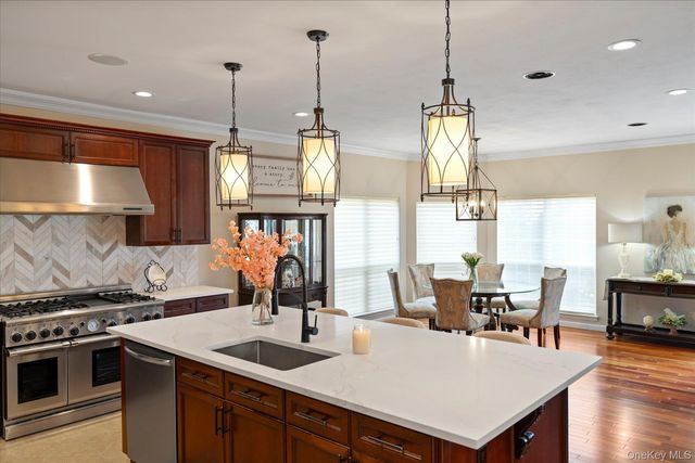 77 Hamlet Drive, Mount Sinai, NY 11766