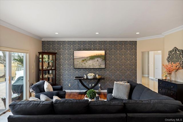 77 Hamlet Drive, Mount Sinai, NY 11766