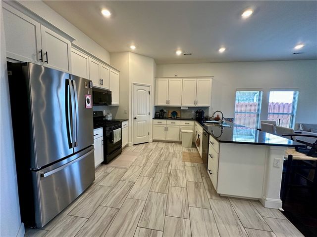 920 Sundance Lane, Bentonville, AR 72712