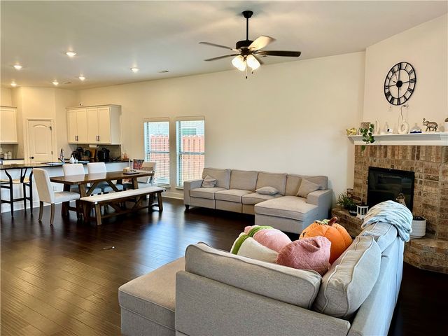 920 Sundance Lane, Bentonville, AR 72712