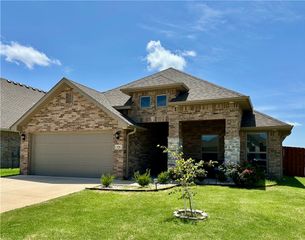920 Sundance Lane, Bentonville, AR 72712