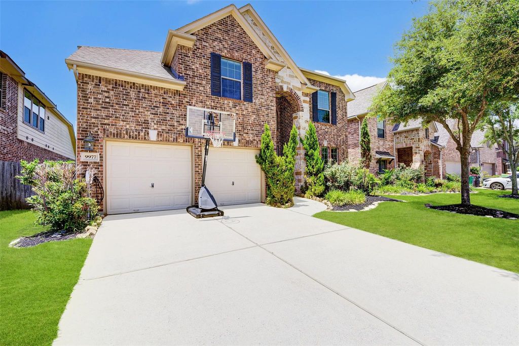 9977 Norhill Heights Lane, Brookshire, TX 77423