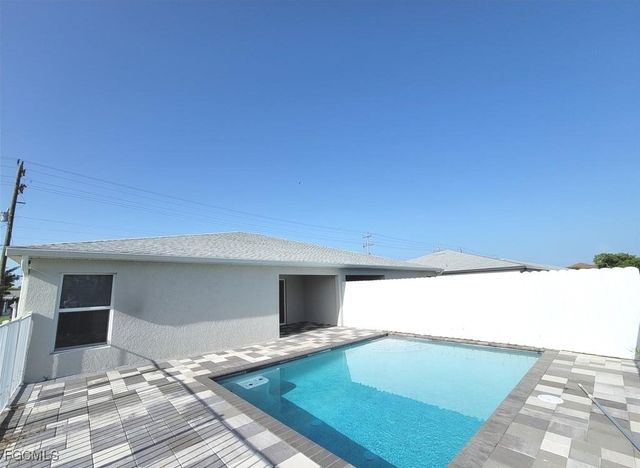 309 SW 47th TER, Cape Coral, FL 33914