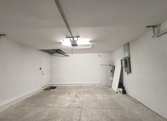 309 SW 47th TER, Cape Coral, FL 33914