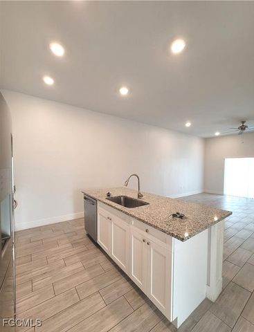 309 SW 47th TER, Cape Coral, FL 33914