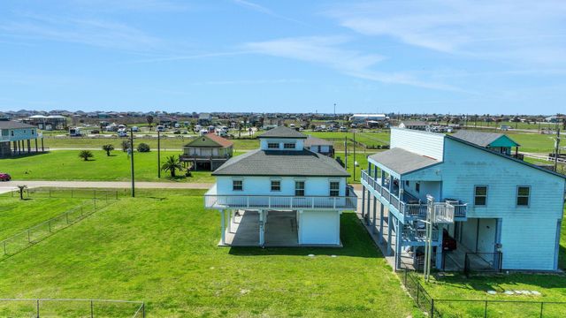 970 Townsend Drive, Bolivar Peninsula, TX 77650