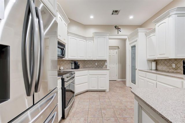 1224 Parrish Place, Blanchard, OK 73010