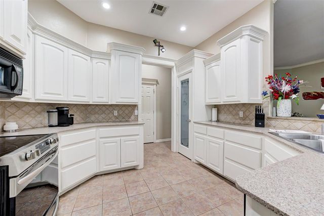 1224 Parrish Place, Blanchard, OK 73010