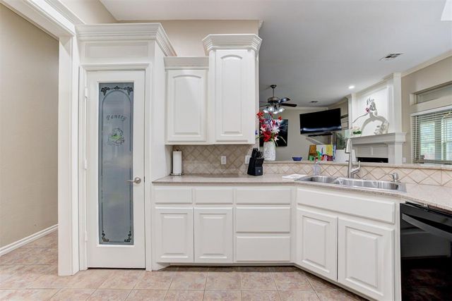 1224 Parrish Place, Blanchard, OK 73010