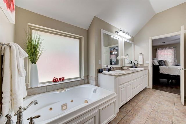 1224 Parrish Place, Blanchard, OK 73010
