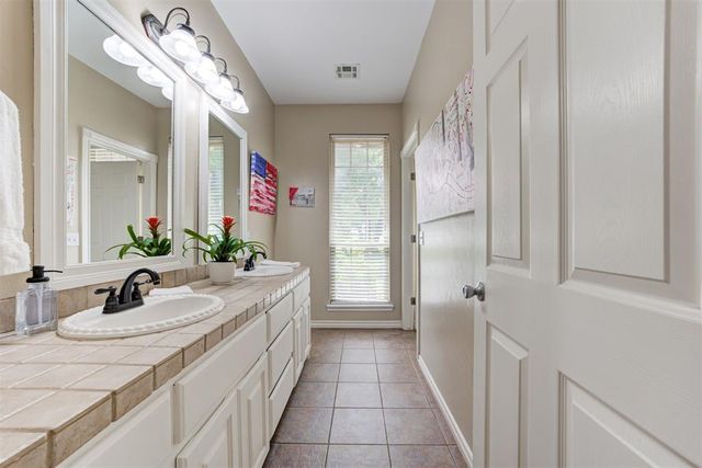 1224 Parrish Place, Blanchard, OK 73010