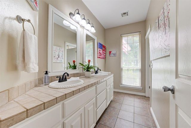 1224 Parrish Place, Blanchard, OK 73010