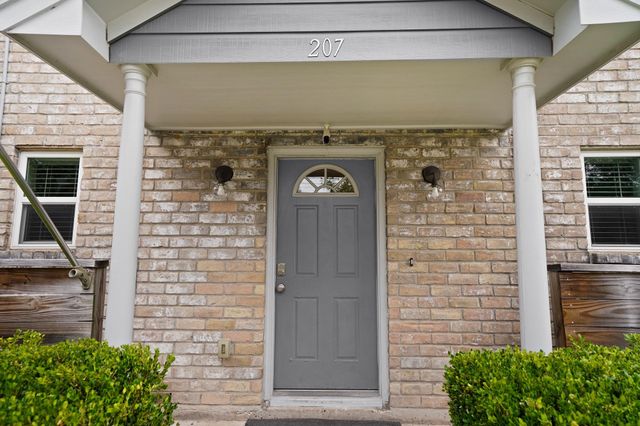 207 Granberry Street, Humble, TX 77338