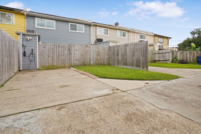 207 Granberry Street, Humble, TX 77338