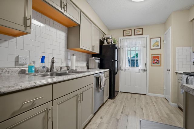 207 Granberry Street, Humble, TX 77338