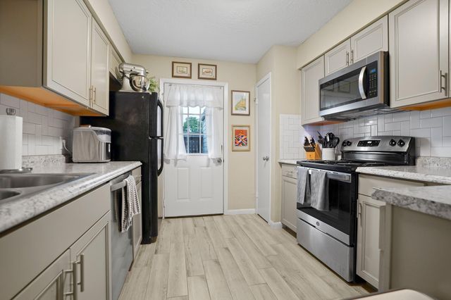 207 Granberry Street, Humble, TX 77338