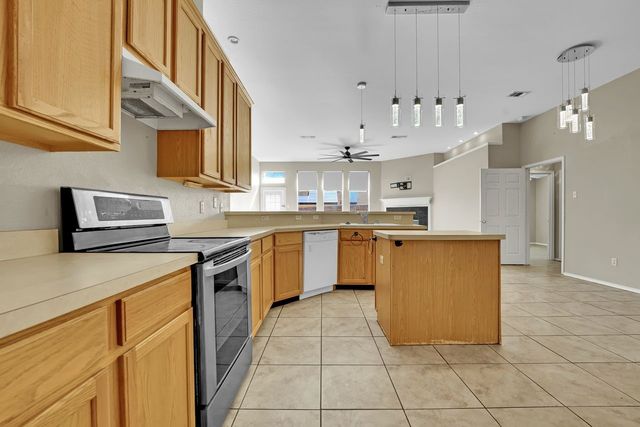 1708 Windcastle Drive, Mansfield, TX 76063