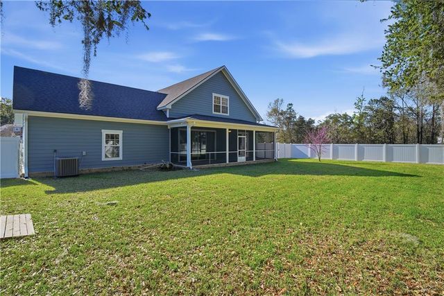 9 Palmer Place Lane NE, Ludowici, GA 31316